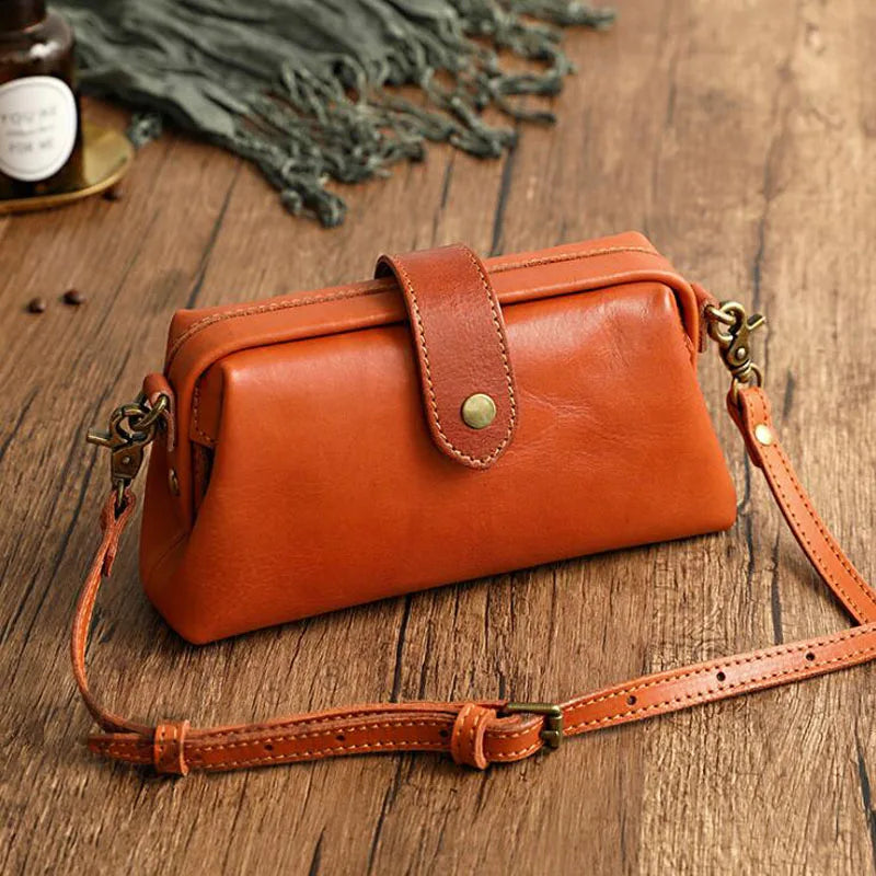 Lia | Vintage-Inspired Crossbody Bag